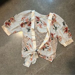 Gimmicks by BKE Blouse